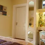 Annalee House