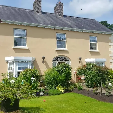 Annalee House Bed & Breakfast